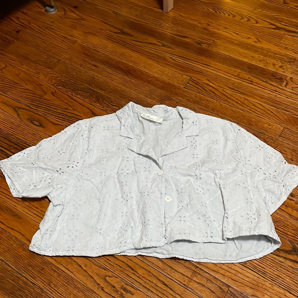 Powder blue cropped eyelet button up top